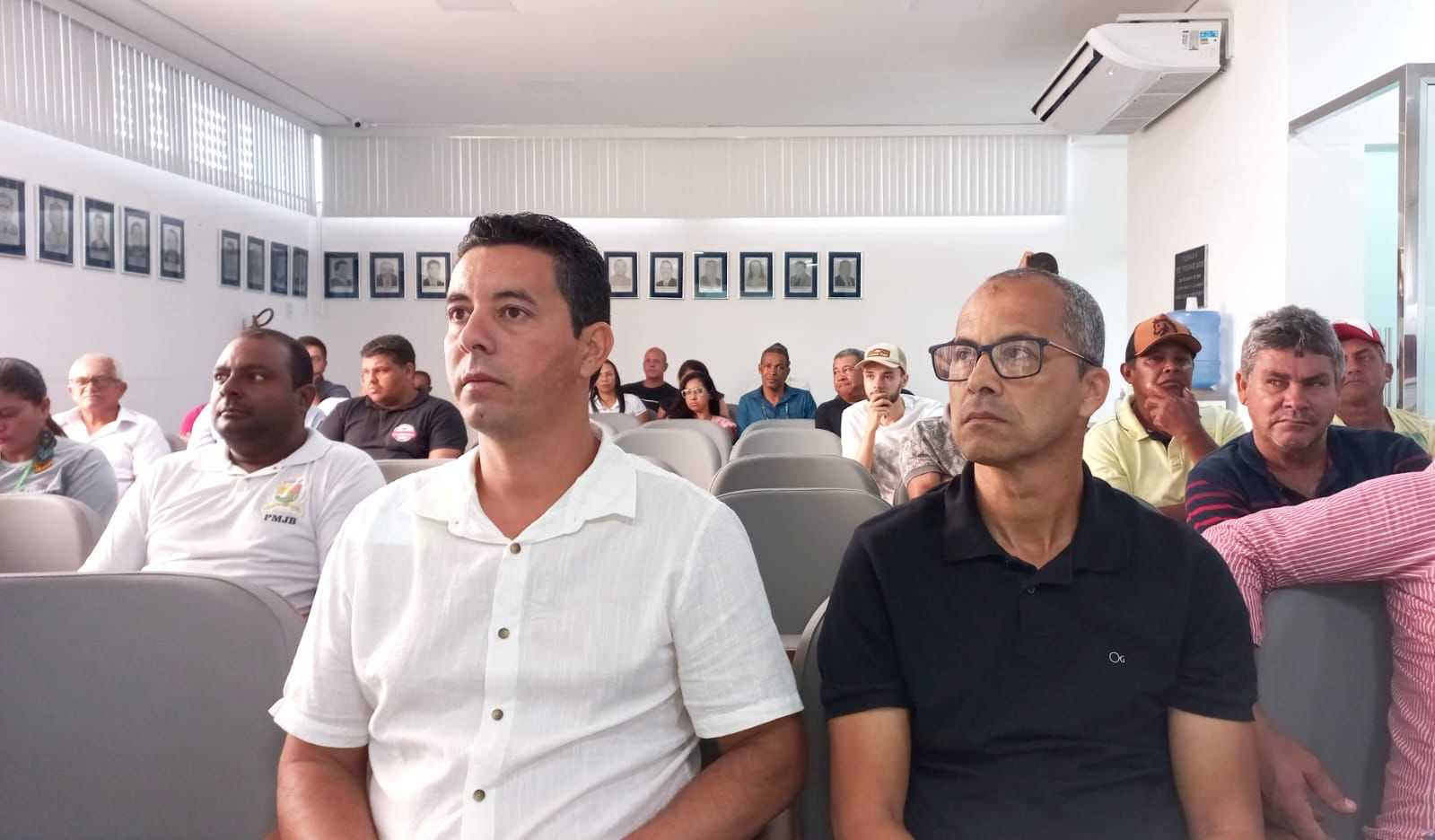 Camacã: Prefeito Paulo do Gás se reuniu com produtores na apresentação do projeto Mais leite
